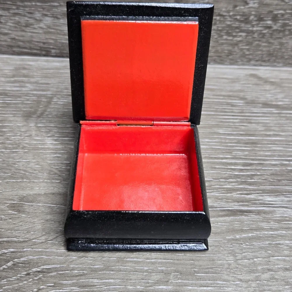 Hand Painted Star David Wooden Trinket Box Judaica Black Gold Hing Case Jewelry